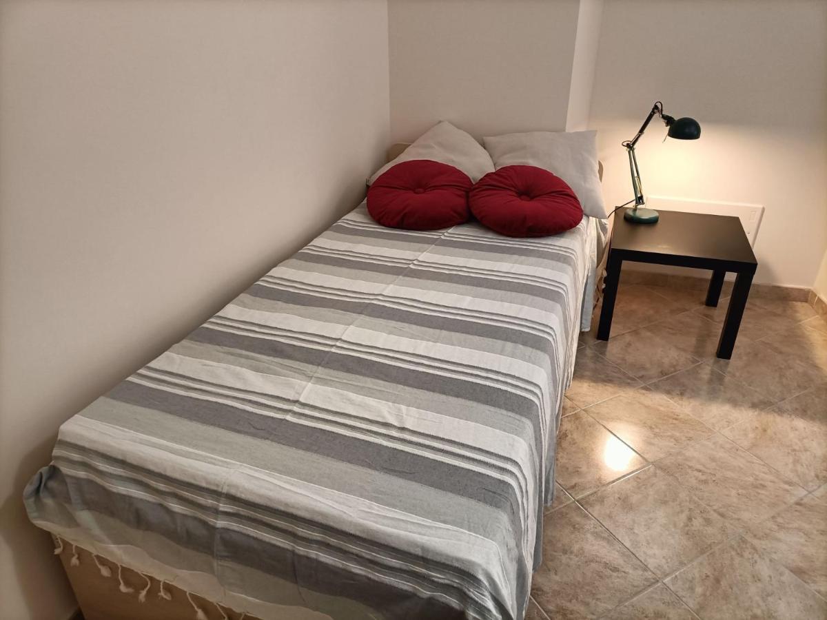 Cozy House Con Corte Privata In Centro Storico Aq 라킬라 외부 사진