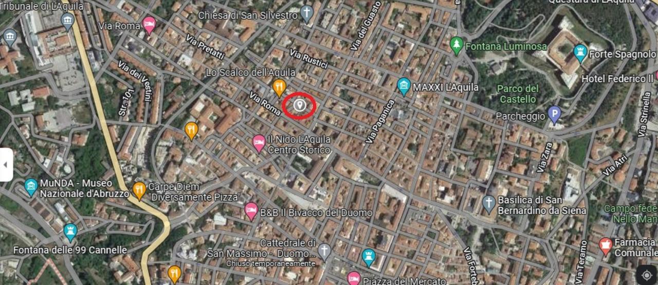 Cozy House Con Corte Privata In Centro Storico Aq 라킬라 외부 사진