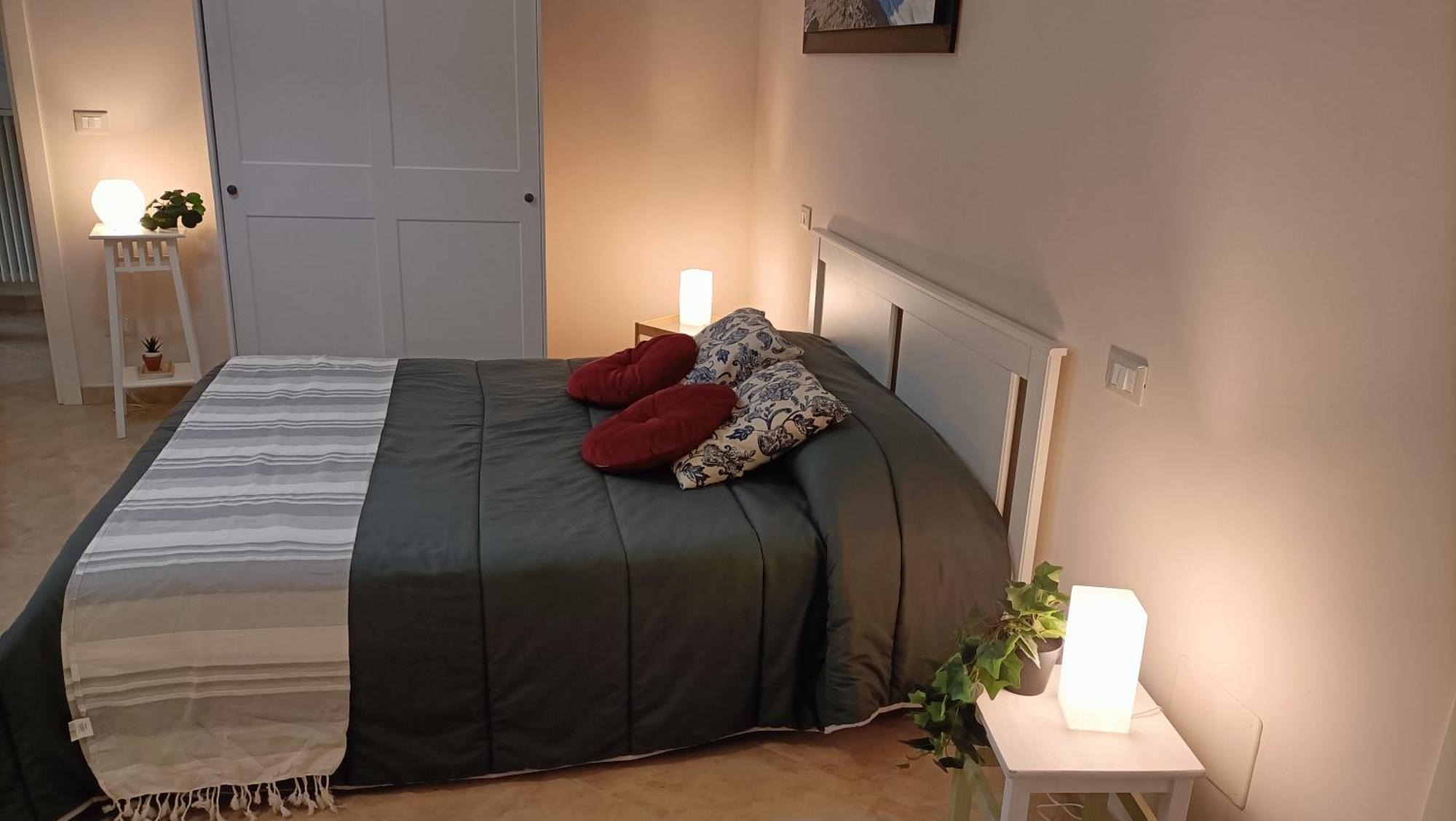 Cozy House Con Corte Privata In Centro Storico Aq 라킬라 외부 사진